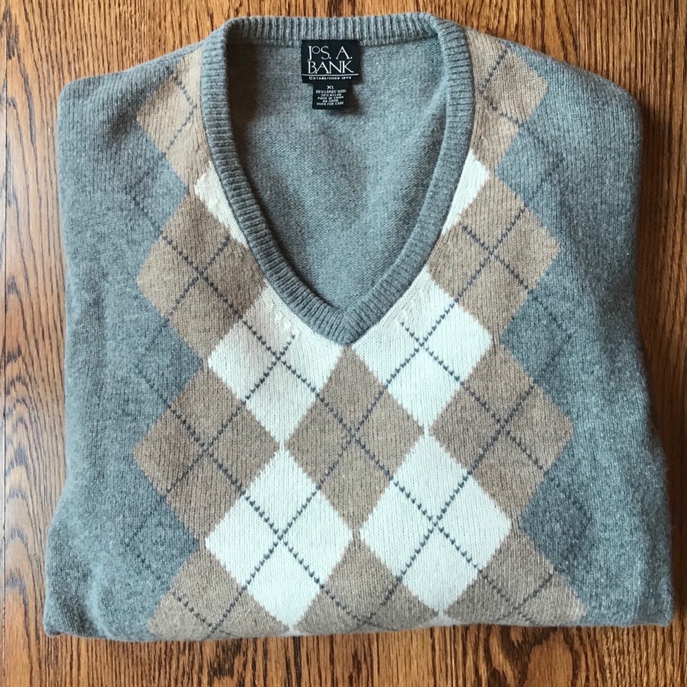 JosA Banks argyle sweater, like new condition